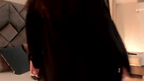 Leizathompson online show from April 3, 4:27 pm