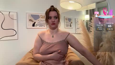 Lela online show from October 18, 1:45 pm