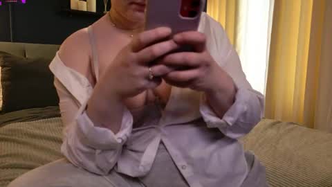 Snapshot of lela_ryan chatting on April 30, 9:30 pm Lela online show from April 30, 9:30 pm