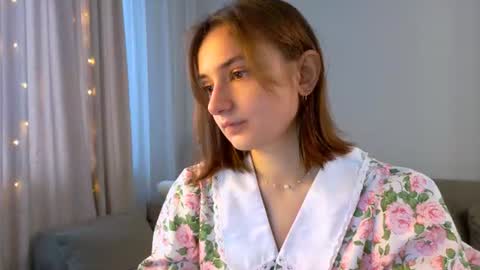 Snapshot of lelia_vibe chatting on June 19, 1:59 pm Lelia online show from June 19, 1:59 pm