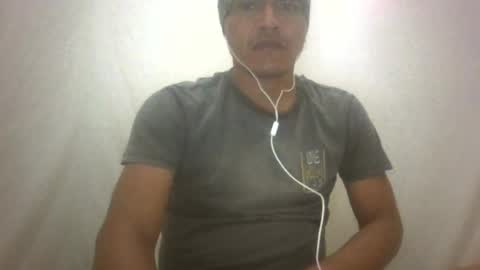 Snapshot of len0n_ chatting on September 17, 1:51 am Lenon online show from September 17, 1:51 am