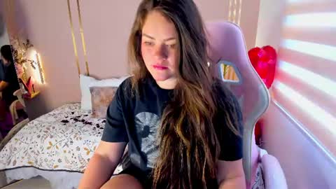 Snapshot of lena_paulxo chatting on July 12, 1:57 pm Lena Paul online show from July 12, 1:57 pm