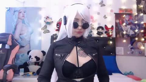 Snapshot of lenaleenyan chatting on January 29, 12:22 am lenaleenyan online show from January 29, 12:22 am