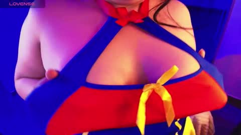 Snapshot of lenasweetx chatting on December 15, 9:52 pm Lenna Kang online show from December 15, 9:52 pm