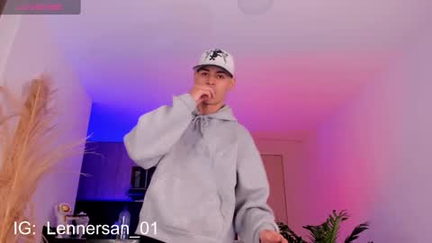 Lenner INDEPENDENT MODEL online show from February 3, 5:18 am