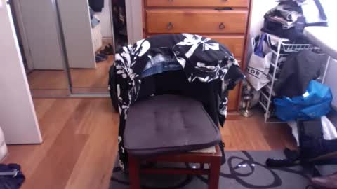 Snapshot of lennyfife chatting on October 17, 11:51 pm Pussylicker online show from October 17, 11:51 pm