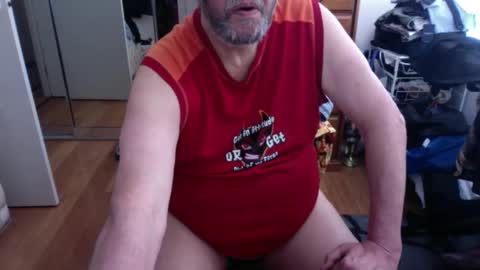 Snapshot of lennyfife chatting on October 25, 11:32 pm Pussylicker online show from October 25, 11:32 pm