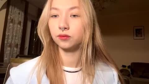 Snapshot of lenorehandelsman chatting on February 28, 11:22 am Tagami online show from February 28, 11:22 am