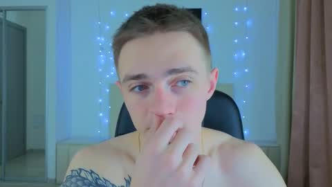 Snapshot of leo__miller chatting on January 7, 5:48 pm LEO online show from January 7, 5:48 pm