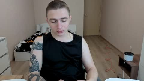 Snapshot of leo__miller chatting on June 5, 4:41 am LEO online show from June 5, 4:41 am