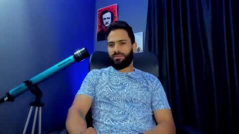 Leo  Diaz online show from December 22, 9:42 pm