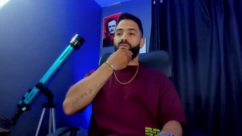 Leo  Diaz online show from January 1, 2:30 am