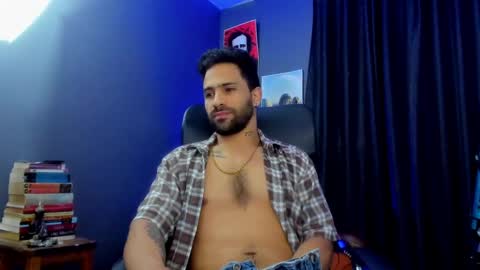 Leo  Diaz online show from January 24, 6:35 pm