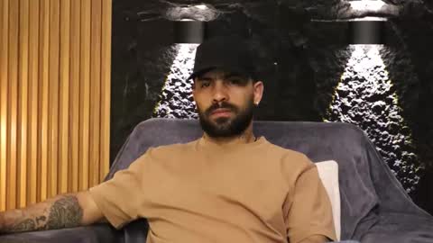 Leo  Diaz online show from February 20, 6:26 am