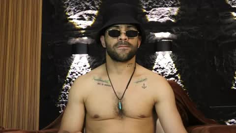 Leo  Diaz online show from May 16, 12:40 am
