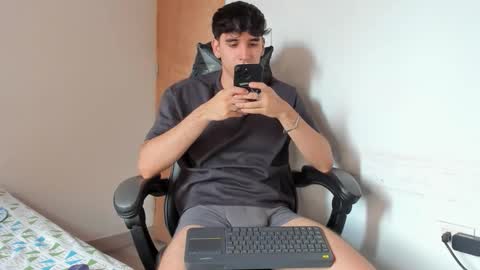 Snapshot of leo_jones389 chatting on September 12, 4:40 pm Leo Jones online show from September 12, 4:40 pm