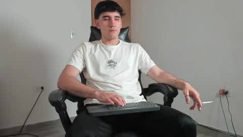 Leo Jones online show from April 4, 10:51 pm