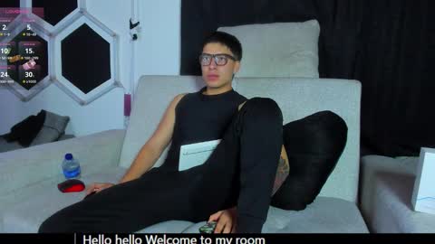 Snapshot of leo_muller chatting on October 22, 2:01 am leo_muller online show from October 22, 2:01 am
