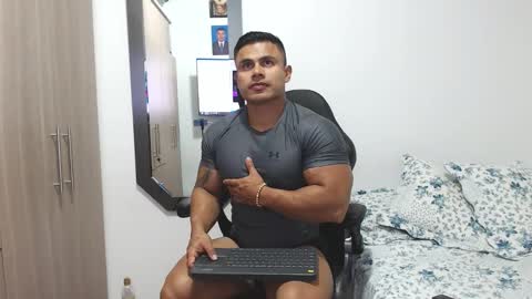 Leo online show from February 2, 11:36 pm