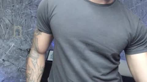 Leo independent model online show from October 1, 1:00 am