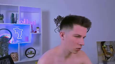 leo_valor online show from February 18, 7:43 pm