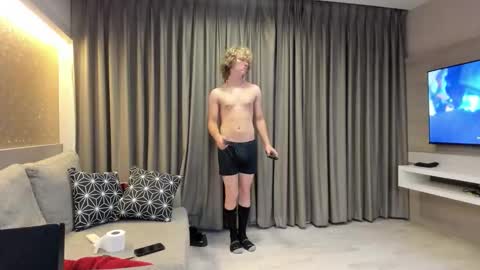 leo_wildd online show from October 5, 7:56 pm