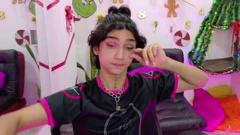 Snapshot of leoadamss chatting on December 18, 8:14 pm Leo online show from December 18, 8:14 pm