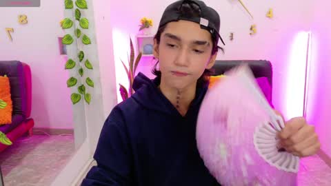 Snapshot of leoadamss chatting on January 13, 1:28 pm Leo online show from January 13, 1:28 pm