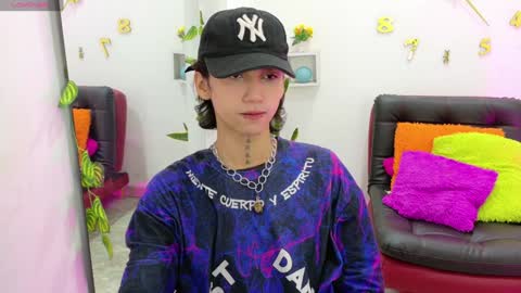 Snapshot of leoadamss chatting on February 3, 12:57 pm Leo online show from February 3, 12:57 pm