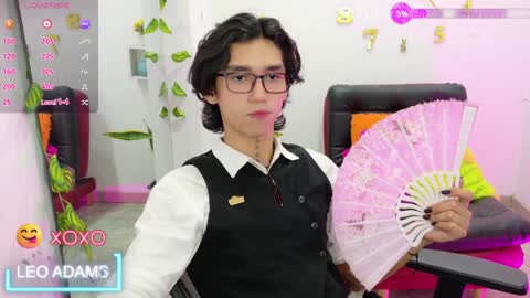 Snapshot of leoadamss chatting on February 7, 3:19 pm Leo online show from February 7, 3:19 pm