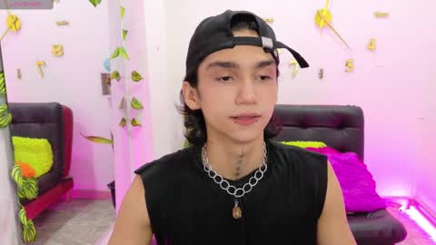 Snapshot of leoadamss chatting on March 5, 1:39 pm Leo online show from March 5, 1:39 pm