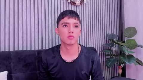 Snapshot of leohard_ chatting on January 10, 12:29 pm leohard_ online show from January 10, 12:29 pm