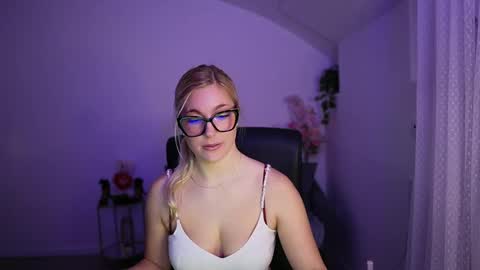 Snapshot of leokitty_ chatting on March 17, 2:09 pm leokitty online show from March 17, 2:09 pm