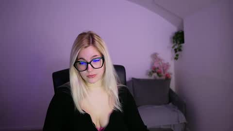 Snapshot of leokitty_ chatting on March 22, 2:09 pm leokitty online show from March 22, 2:09 pm