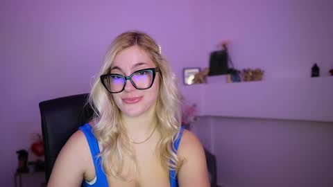 Snapshot of leokitty_ chatting on March 26, 1:49 pm leokitty online show from March 26, 1:49 pm