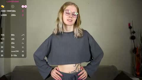 Snapshot of leolakorner chatting on February 12, 7:53 pm Hello Im Roxy Im just starting my journey here so lets get acquainted online show from February 12, 7:53 pm