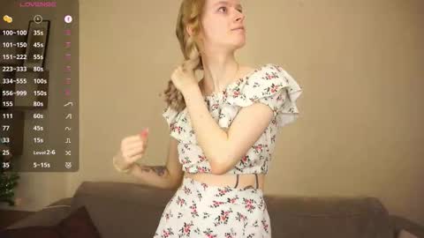 Snapshot of leolakorner chatting on February 17, 6:14 pm Hello Im Roxy Im just starting my journey here so lets get acquainted online show from February 17, 6:14 pm