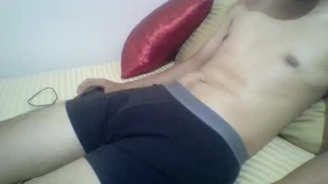 Snapshot of leon7242 chatting on May 24, 11:15 am leon7242 online show from May 24, 11:15 am