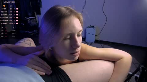 Leon and Lily online show from December 8, 4:07 pm