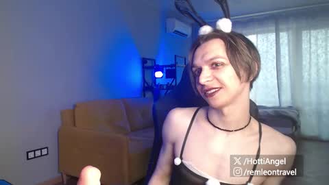 Leon online show from March 18, 1:58 pm