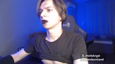 Snapshot of leon_yuugen chatting on March 31, 6:30 pm Leon online show from March 31, 6:30 pm
