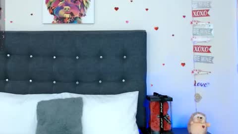 LUCY online show from March 8, 8:57 pm