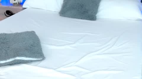 LUCY online show from October 16, 8:32 pm