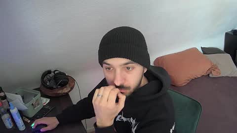 Snapshot of leonardo_grande chatting on February 2, 1:10 pm Leonardo online show from February 2, 1:10 pm