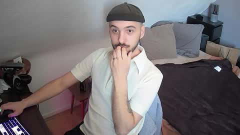 Snapshot of leonardo_grande chatting on March 18, 11:57 am Leonardo online show from March 18, 11:57 am