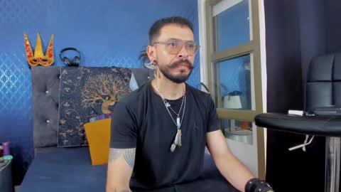 Len online show from February 2, 8:30 pm