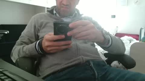 Snapshot of leone44 chatting on October 21, 8:15 am angel e sonia online show from October 21, 8:15 am