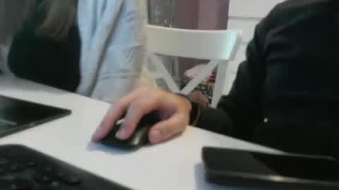 angel e sonia online show from April 21, 8:42 am