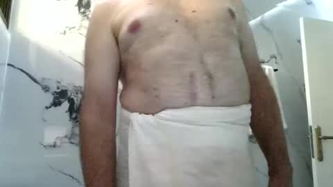 leonew71 online show from December 18, 5:35 am