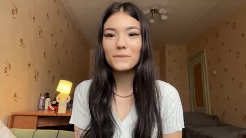 Snapshot of leonidahadsell chatting on March 3, 10:21 am Aria online show from March 3, 10:21 am